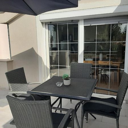 Apartments Luna Sveti Filip i Jakov Ngoại thất bức ảnh