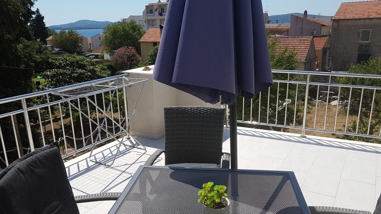 Apartments Luna Sveti Filip i Jakov Ngoại thất bức ảnh