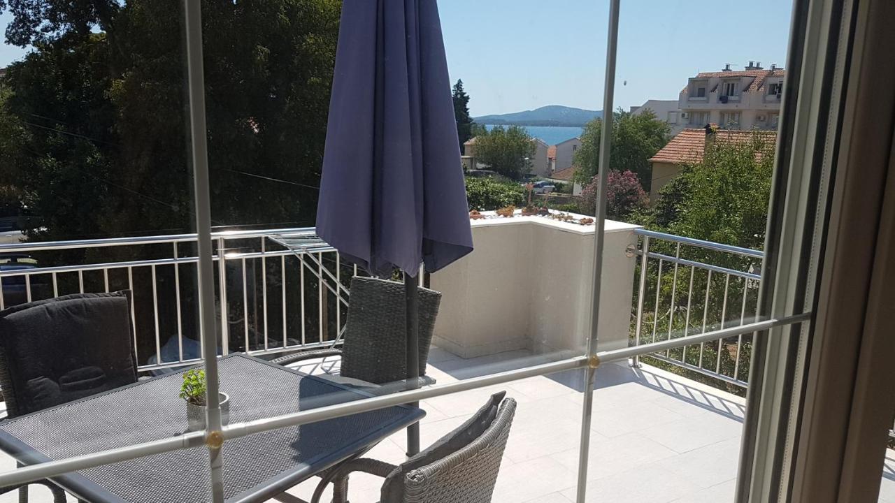Apartments Luna Sveti Filip i Jakov Ngoại thất bức ảnh