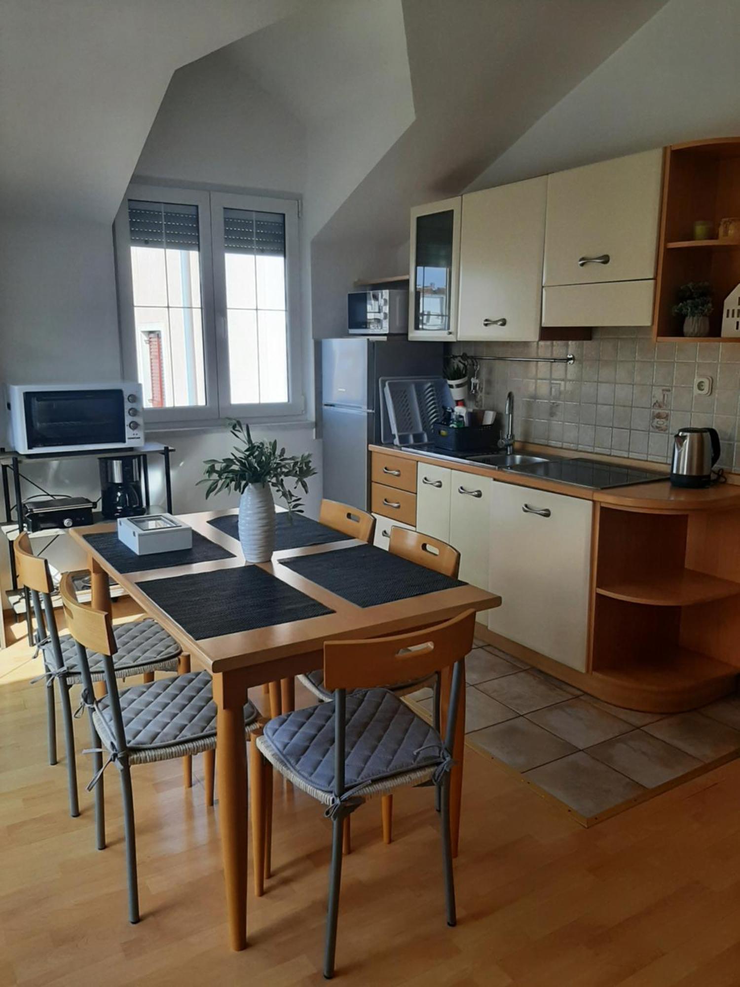Apartments Luna Sveti Filip i Jakov Ngoại thất bức ảnh