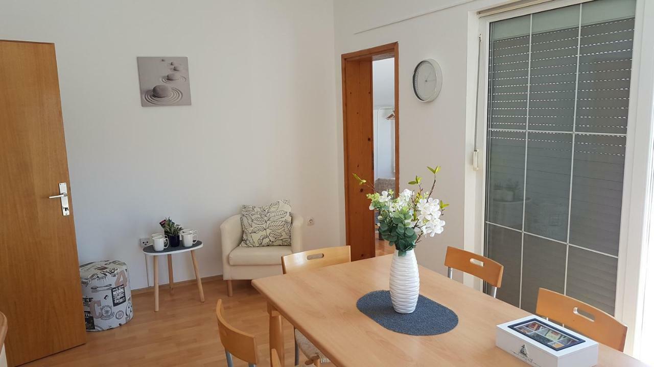 Apartments Luna Sveti Filip i Jakov Ngoại thất bức ảnh