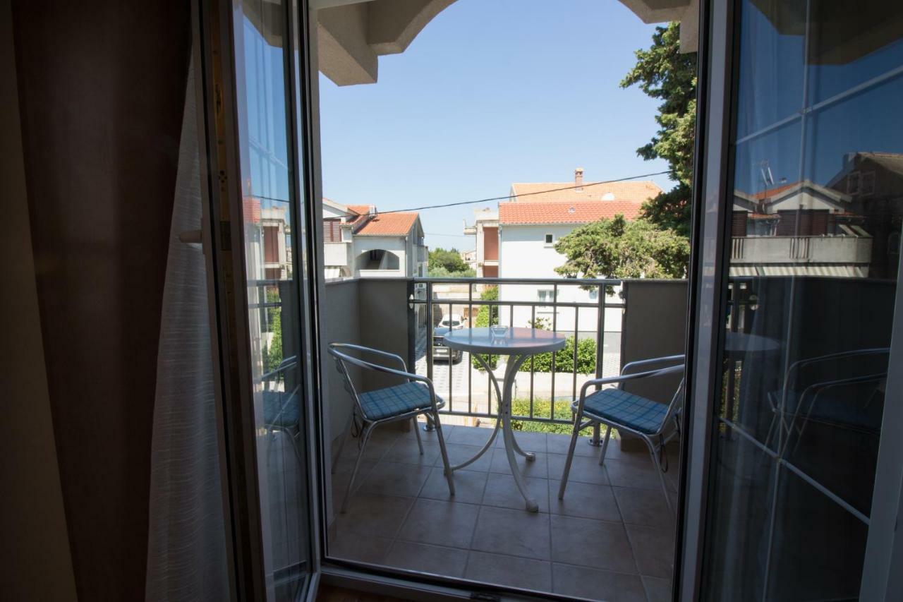 Apartments Luna Sveti Filip i Jakov Ngoại thất bức ảnh