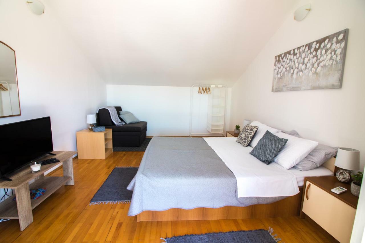 Apartments Luna Sveti Filip i Jakov Ngoại thất bức ảnh