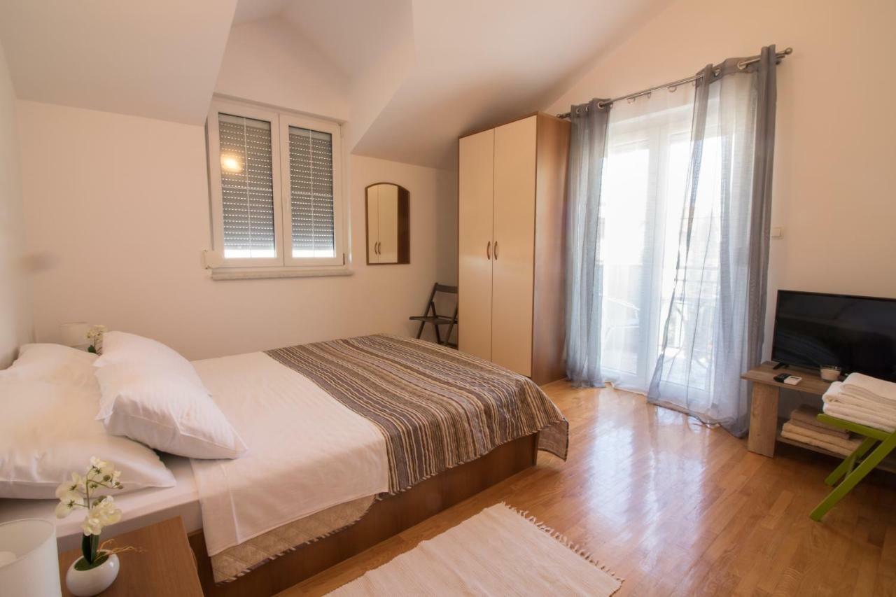 Apartments Luna Sveti Filip i Jakov Ngoại thất bức ảnh